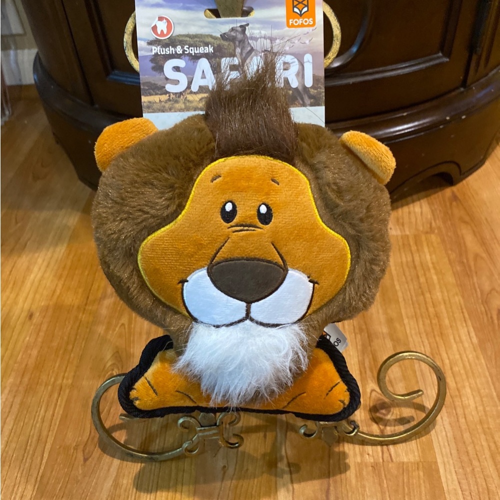 Brand New Fofos Lion Plush & Squeak Dog Toy .